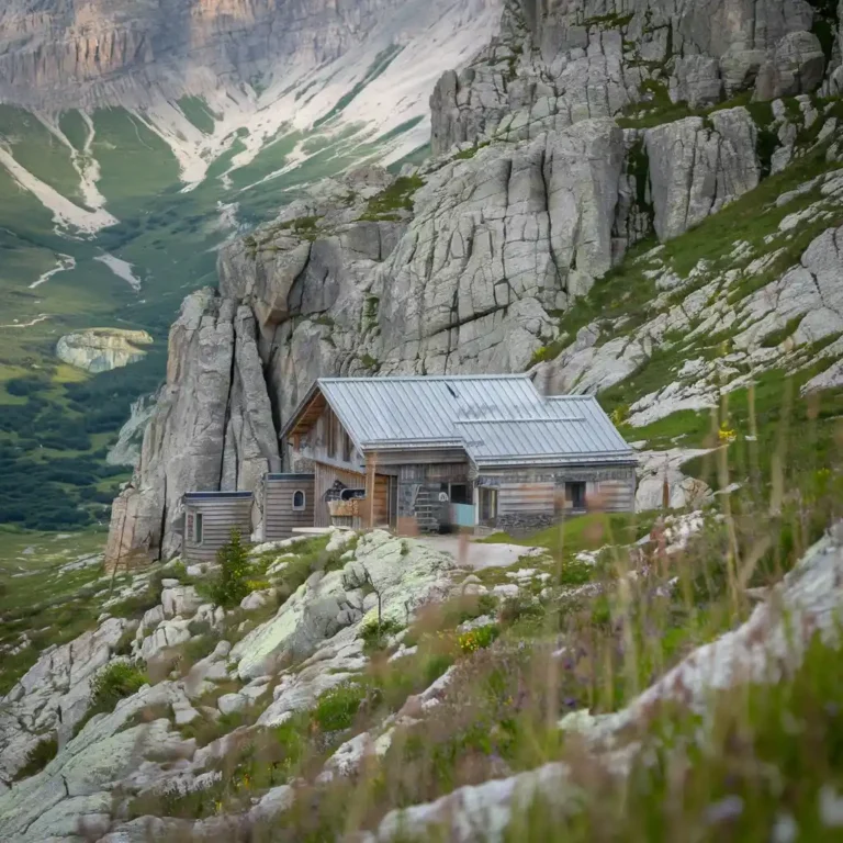 Refuges montagne Alpes-Maritimes : Guide complet