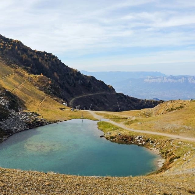 La Jasse : Origine, Domaine Viticole et Découverte Nature