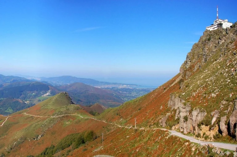 Itinéraires et conseils pour une randonnée à La Rhune