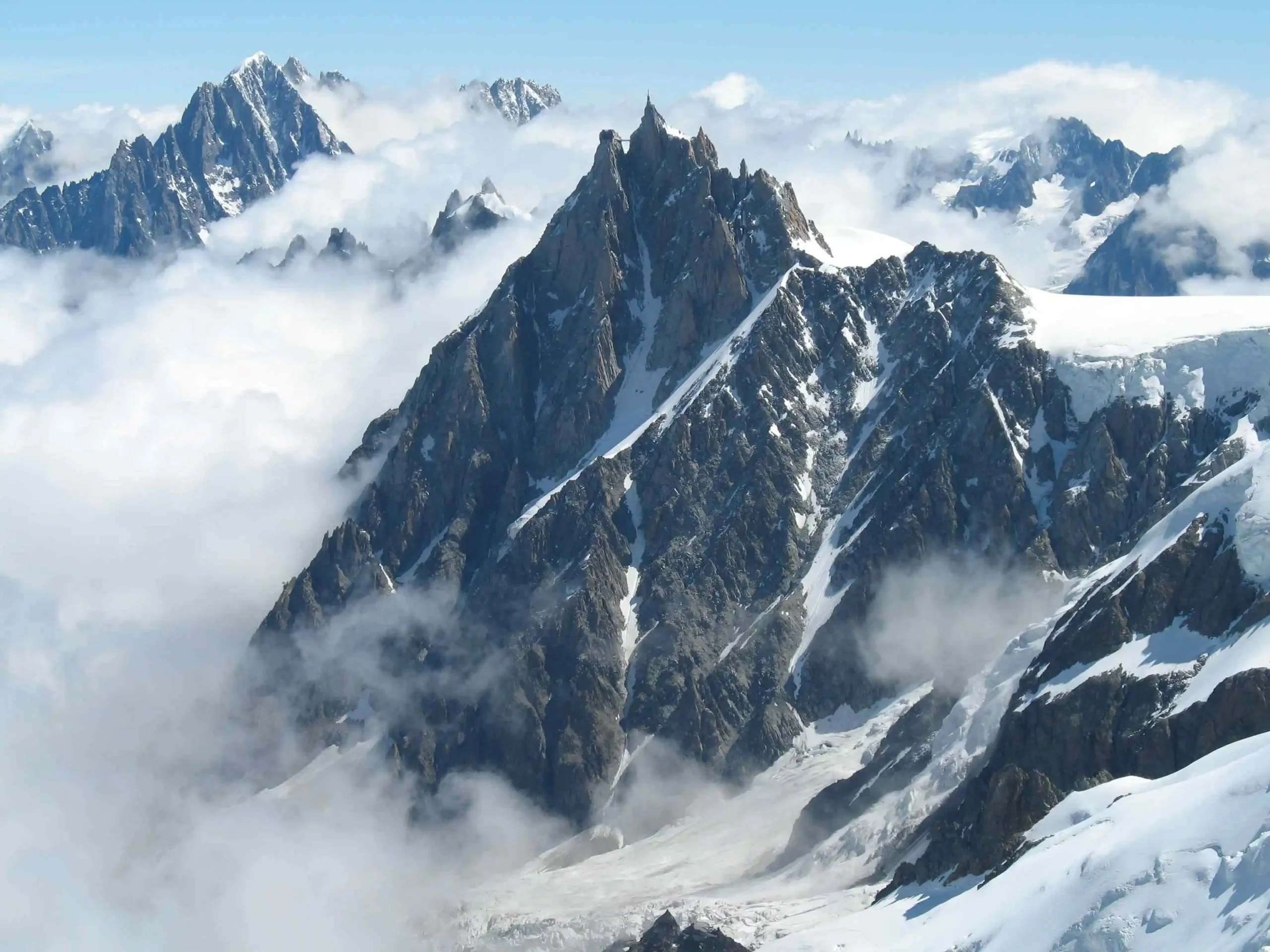 Mer de glace et aiguille du midi le même jour
