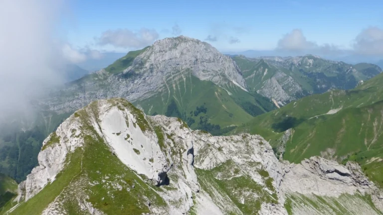 Mont de la Coche : Guide complet pour la randonnée et les activités