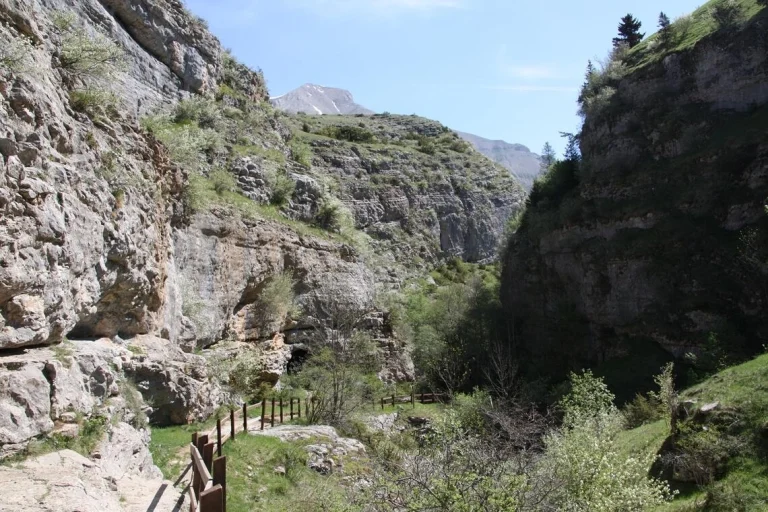 Explorez le Rif en randonnée : lieux et conseils