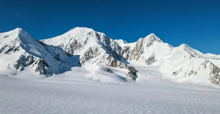 Nunatak : Pointe Rocheuse de Glacier  | Formation & Exemples
